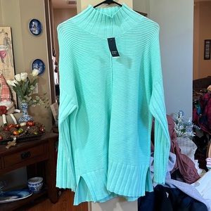 NWT Crown and Ivy longer sweater